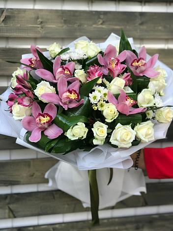Букет цветов из: Розы и Хризантемы в Воротынске