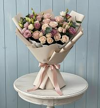 Букет цветов из:  Розы и Лизиантусы в Воротынске