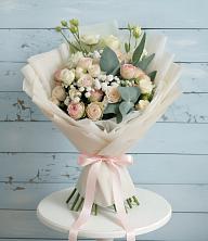 Букет цветов из:  Розы и Лизиантусы в Воротынске