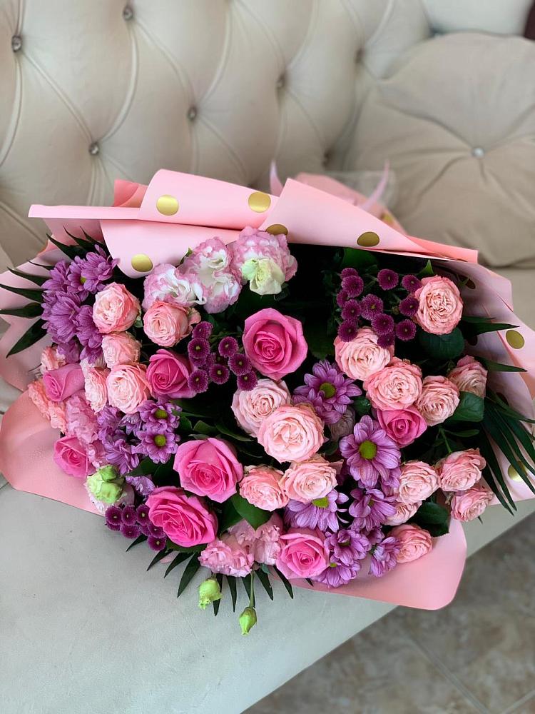 Букет цветов из: Хризантемы, Розы и Лизиантусы в Воротынске