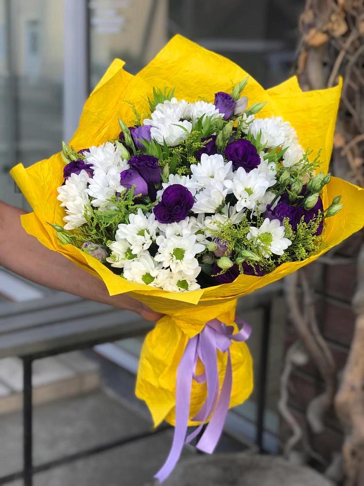 Букет цветов из: Ирисы, Хризантемы и Ромашки в Воротынске