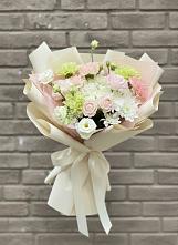 Букет цветов из:  Гвоздики, Розы, Лизиантусы и Хризантемы #REPLACE_PRED# Воротынске