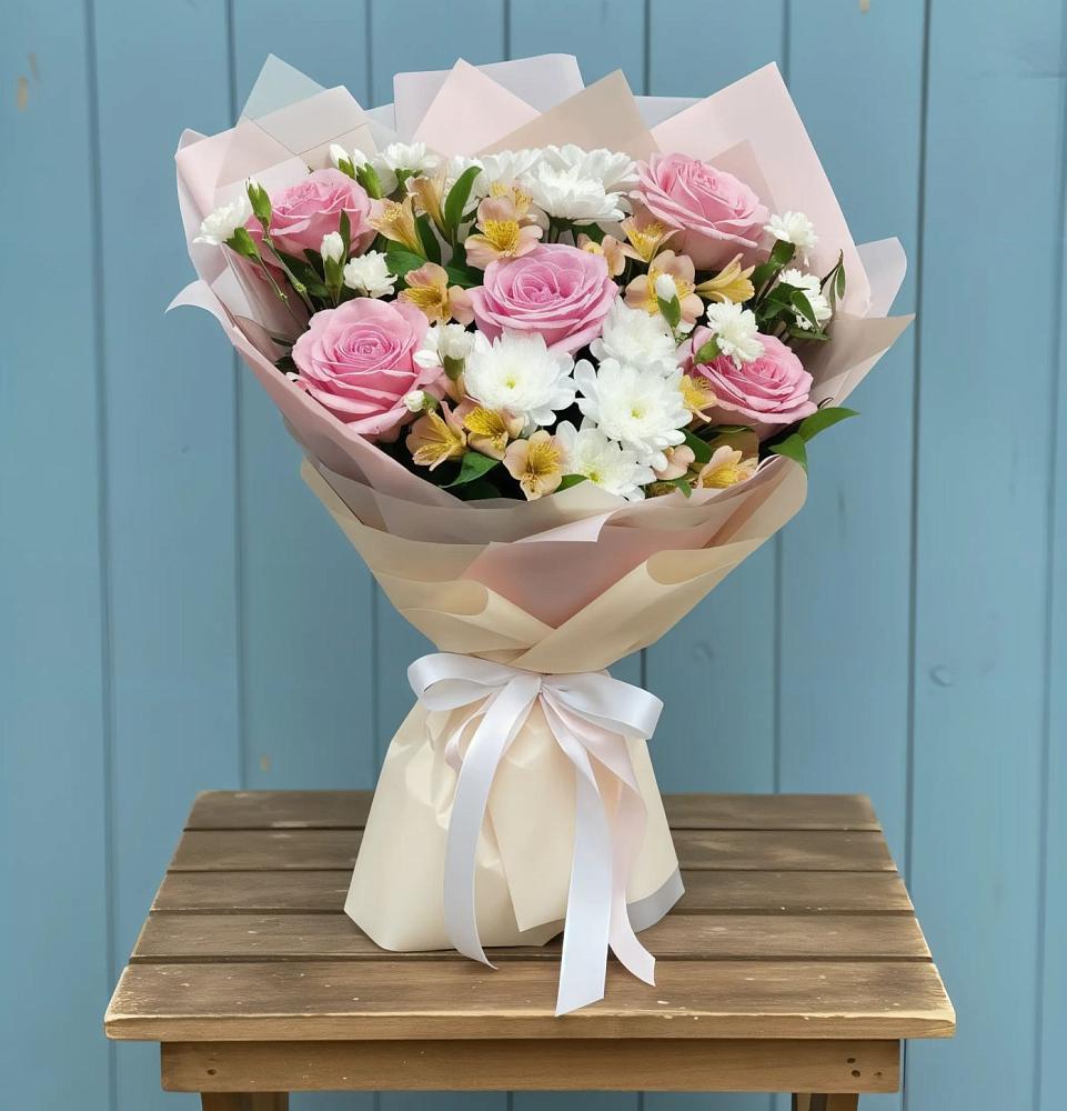 Букет цветов из: Гвоздики, Орхидеи и Розы в Воротынске