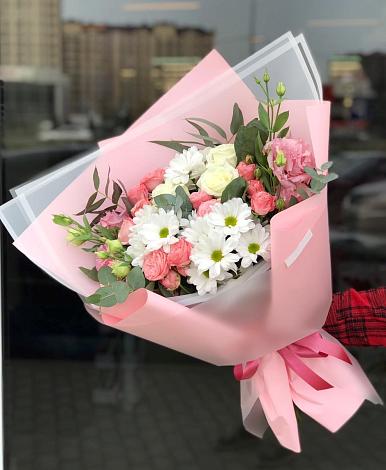 Букет цветов из: Розы, Лизиантусы и Хризантемы в Воротынске